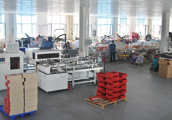 精品盒包装车间